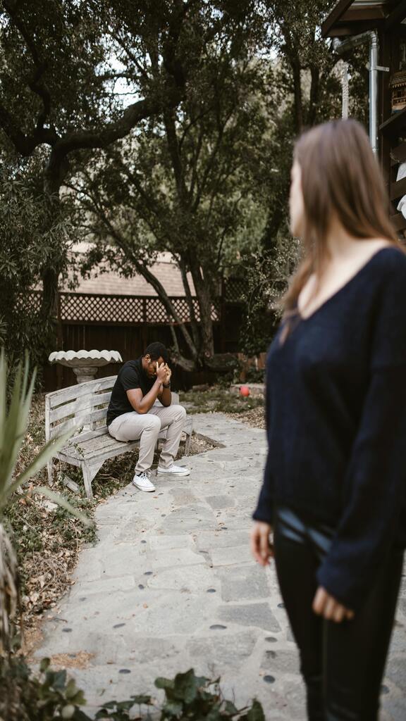 17 Ways to Reconnect with an Emotionally Distant Husband